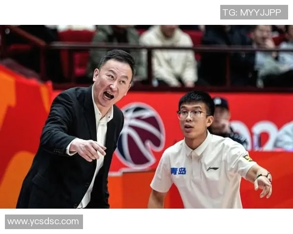 师徒重聚 刘维伟与杨瀚森见面上演温馨摸头杀 明日现场见证小杨首秀